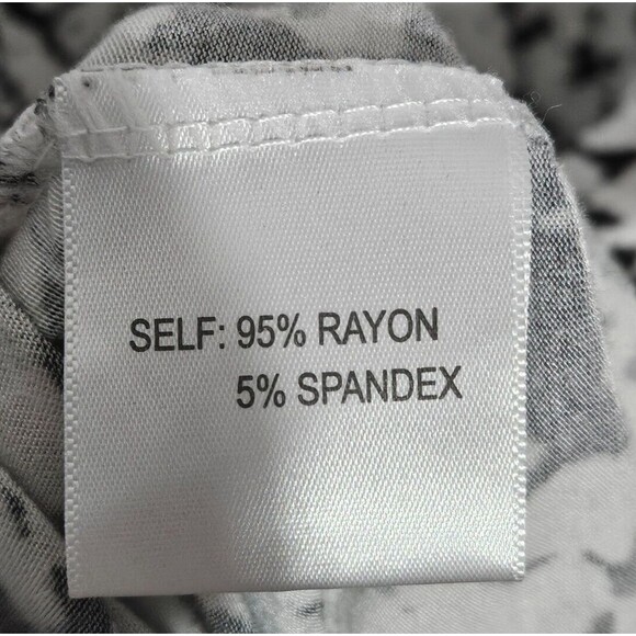 Rose and Olive Women's size 1X Metallic Bead Neckline Tunic Graphic Black/White - Picture 9 of 14